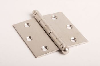 Scharnier  voor binnendeuren met bolkop in de kleur nikkel met een blad van 76mm hoog en totaal 75mm breed.