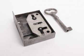 Opdekslot blank ijzer links en rechts 20/25/30/35/40/50/55 mm met sleutel