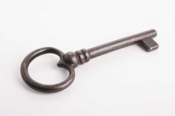 Baardsleutel met pen van gietijzer in roest 58mm