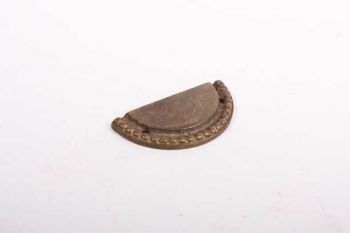 Klassiek sierplaatje brons antiek half rond 60mm gegoten