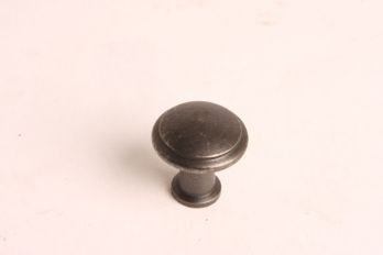 Knopje grijs / tinkleur 24mm rond met randje. Klassieke, ronde knop met een randje. Deze gietijzeren meubel- of keukenknop heeft een diamater van 24mm.